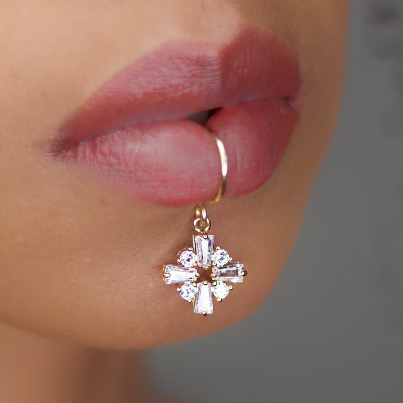 Luxury Gold Color Flower Shape - مراجعة Body Jewelry Quality وسعره