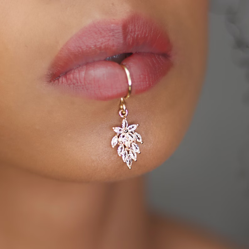 Luxury Gold Color Flower Shape - مراجعة Body Jewelry Quality وسعره
